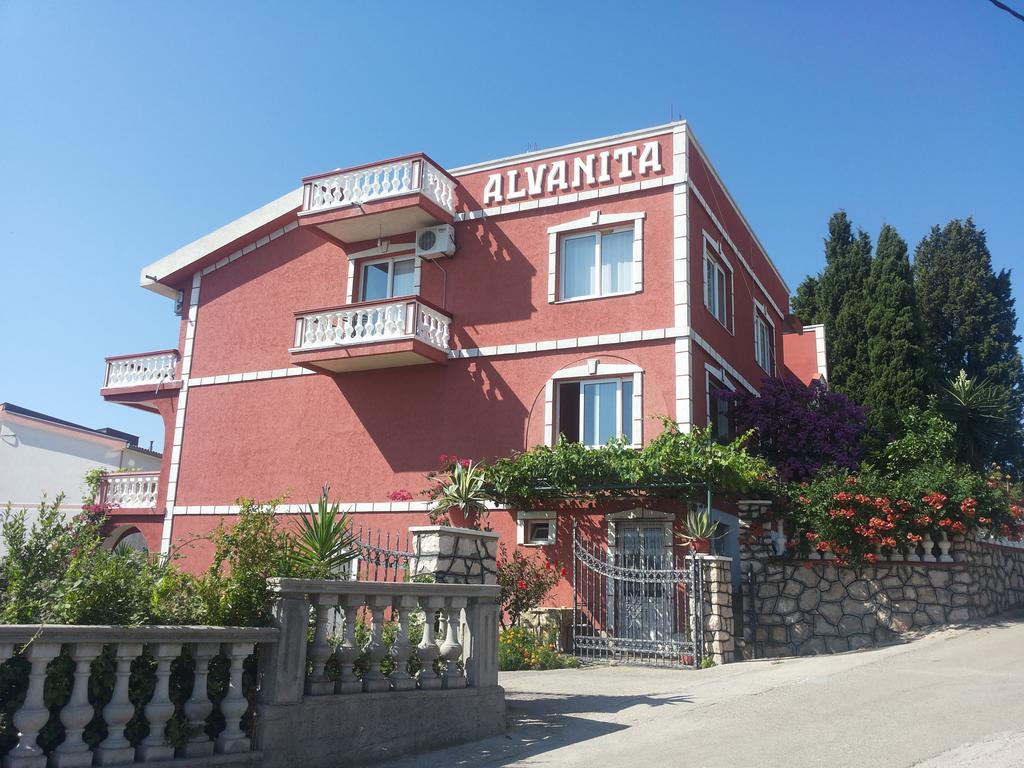 Alvanita Apartments 울친 외부 사진