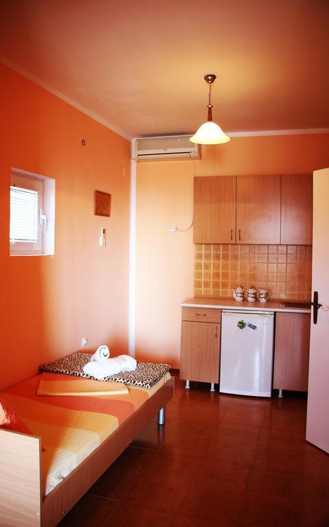Alvanita Apartments 울친 외부 사진