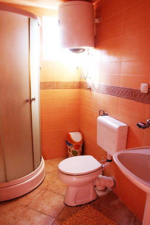Alvanita Apartments 울친 외부 사진