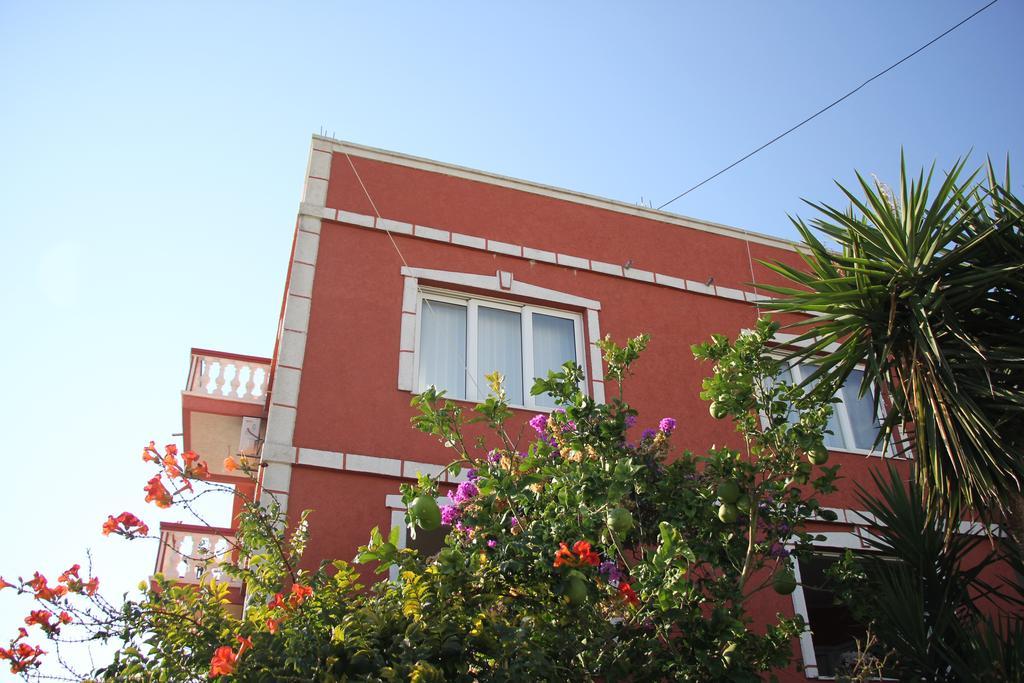 Alvanita Apartments 울친 외부 사진
