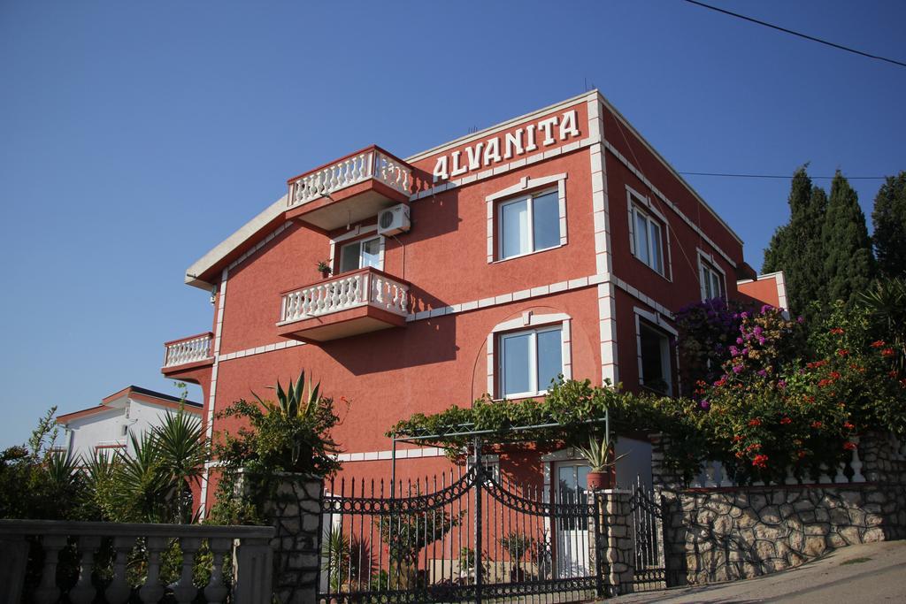 Alvanita Apartments 울친 외부 사진