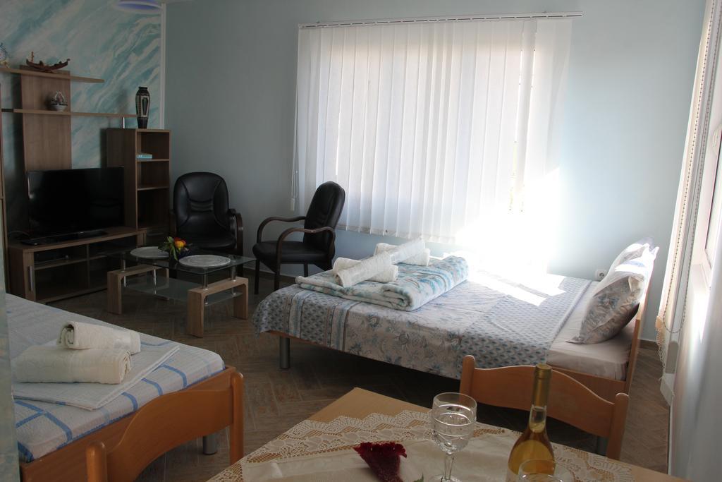 Alvanita Apartments 울친 외부 사진