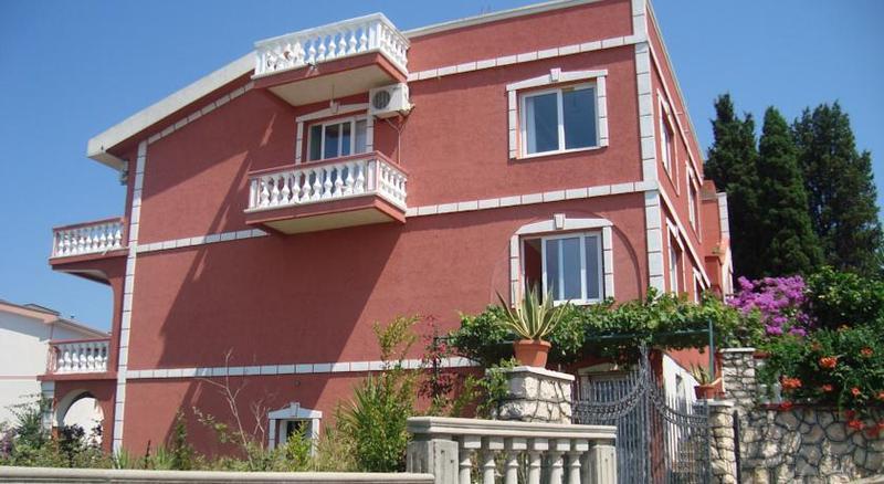Alvanita Apartments 울친 외부 사진